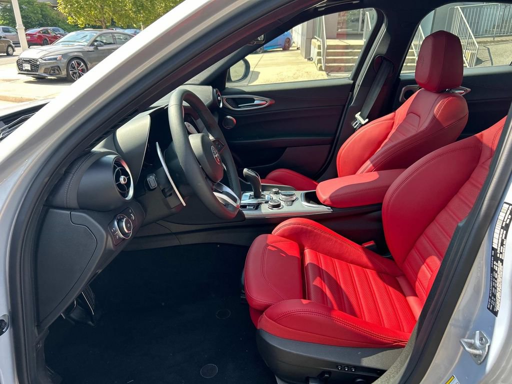 New 2025 Alfa Romeo Giulia AWD image 20