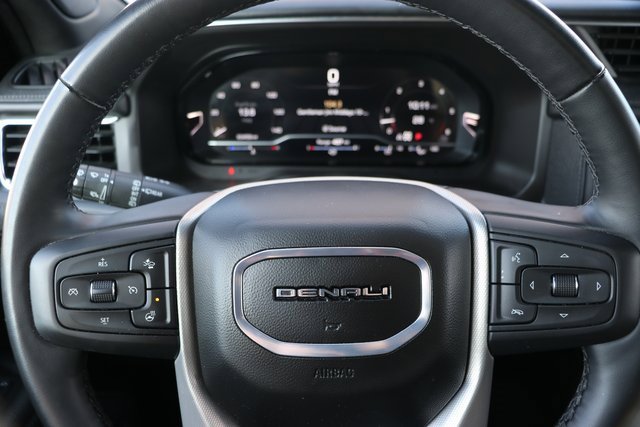 Used 2024 GMC Yukon XL Denali image 23