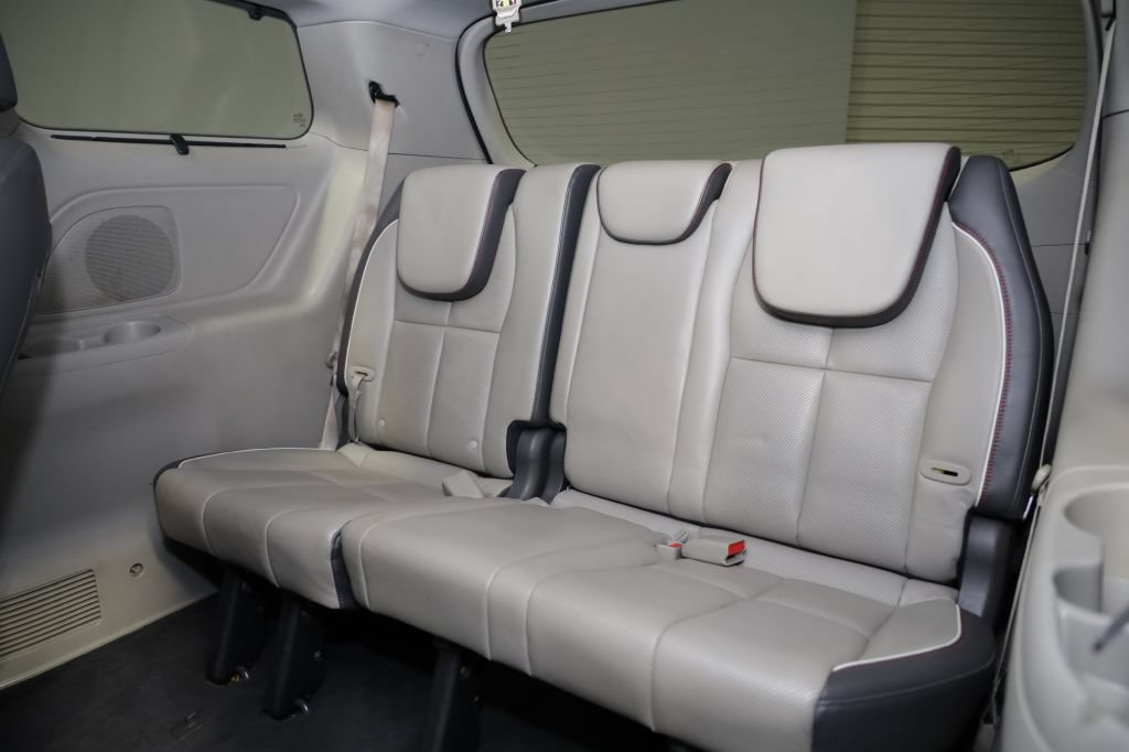 Used 2016 Kia Sedona SX FWD image 21