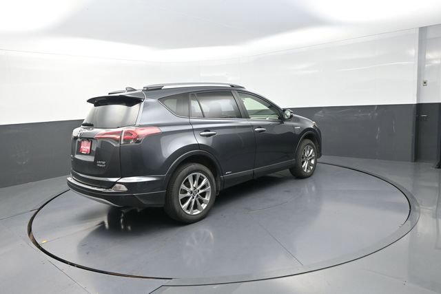 Used 2018 Toyota RAV4 Limited AWD/4WD image 4