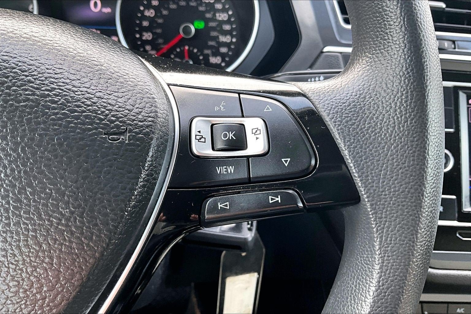 Used 2019 Volkswagen Tiguan S w/ 3rd Row Seat Package AWD/4WD image 18