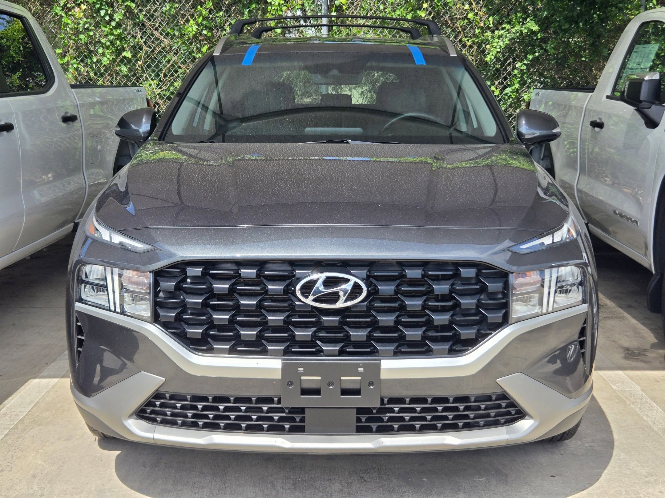 Used 2023 Hyundai Santa Fe SEL FWD image 2