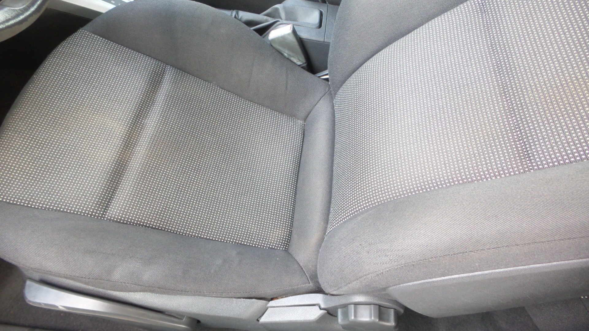 Used 2008 Saturn Astra XR FWD image 15