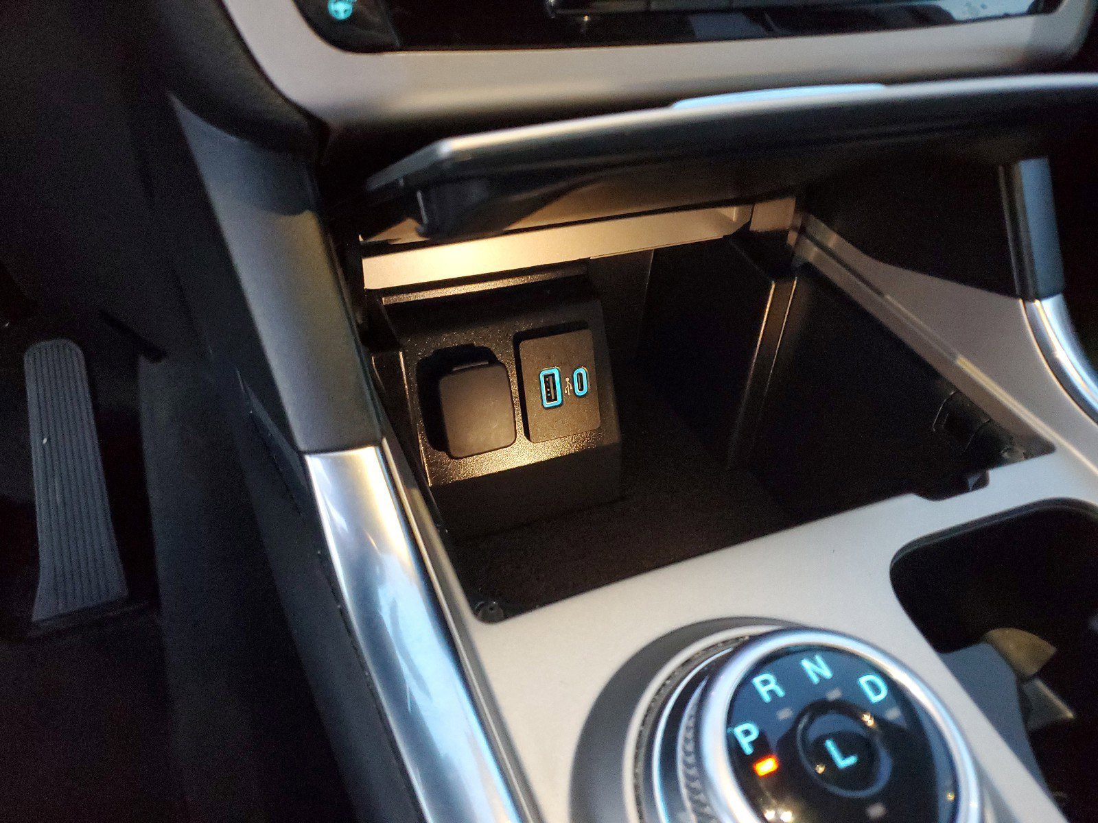 Used 2023 Ford Explorer XLT w/ Equipment Group 202A image 22