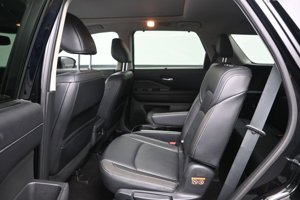 Used 2022 Nissan Pathfinder SL w/ SL Premium Package FWD image 14
