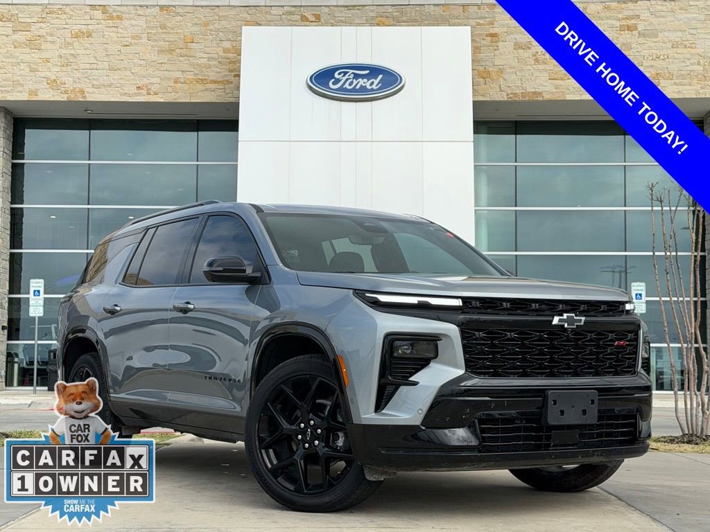 Used 2025 Chevrolet Traverse RS w/ LPO, Floor Liner Package image 1