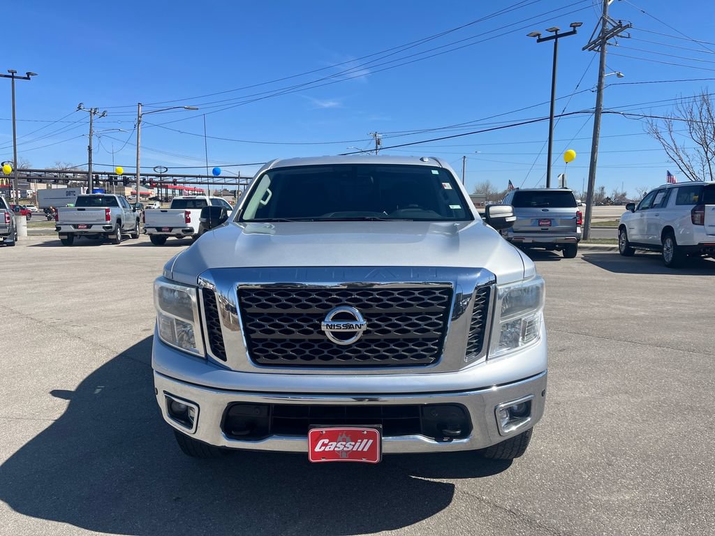 Used 2017 Nissan Titan SV AWD/4WD image 9