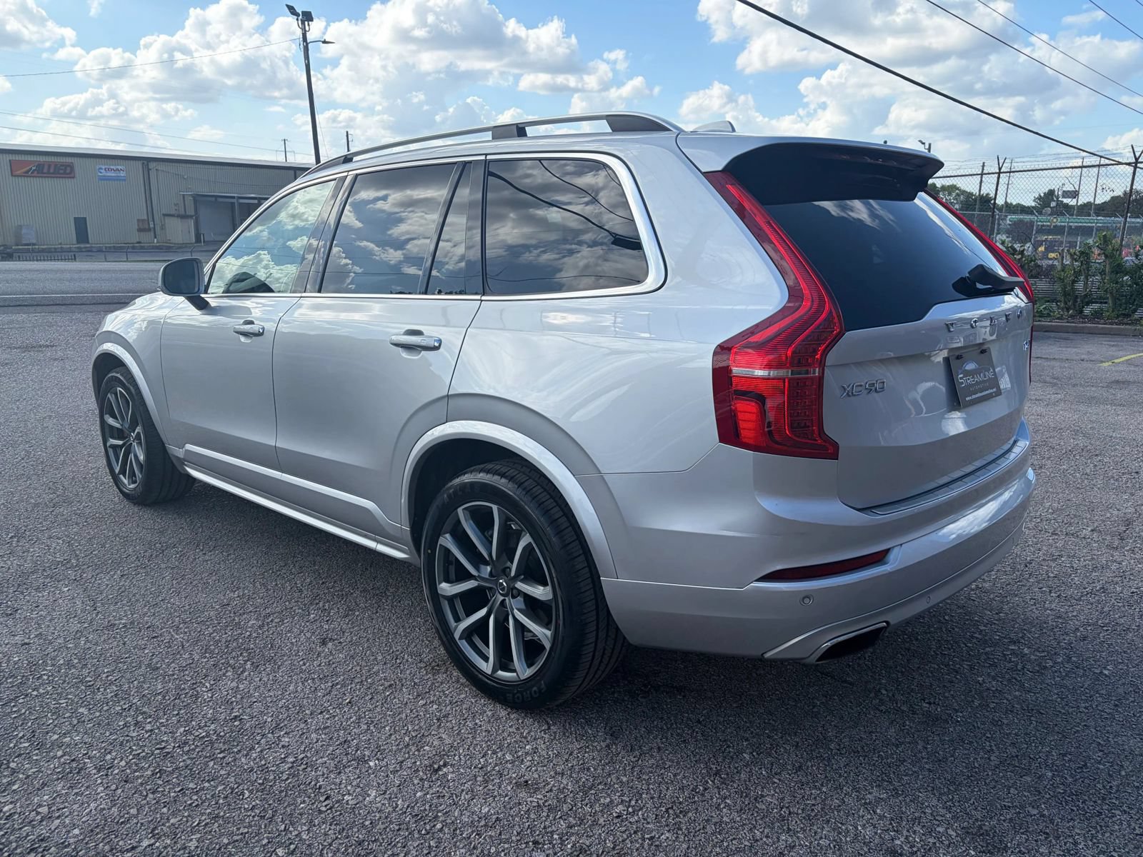 Used 2019 Volvo XC90 T6 Momentum w/ Protection Package Premier AWD/4WD image 7