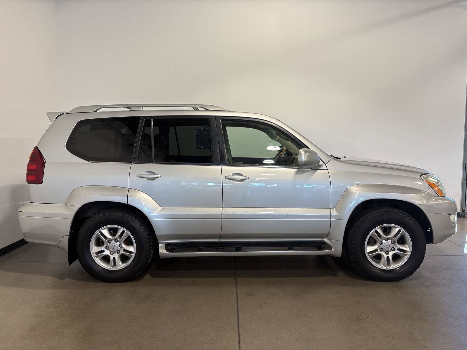 Used 2005 Lexus GX 470 AWD/4WD image 2