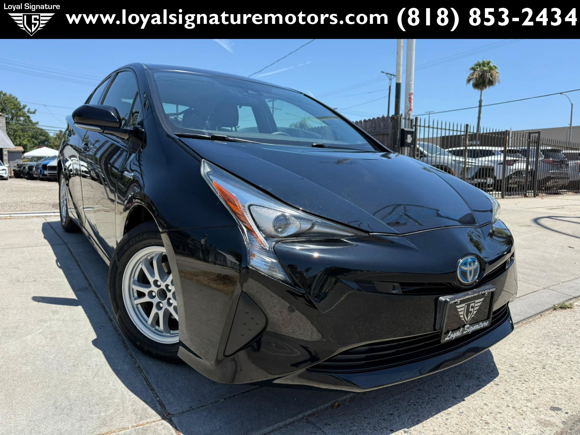 Used 2018 Toyota Prius Two w/ Prius Two Safety Plus Package FWD image 1