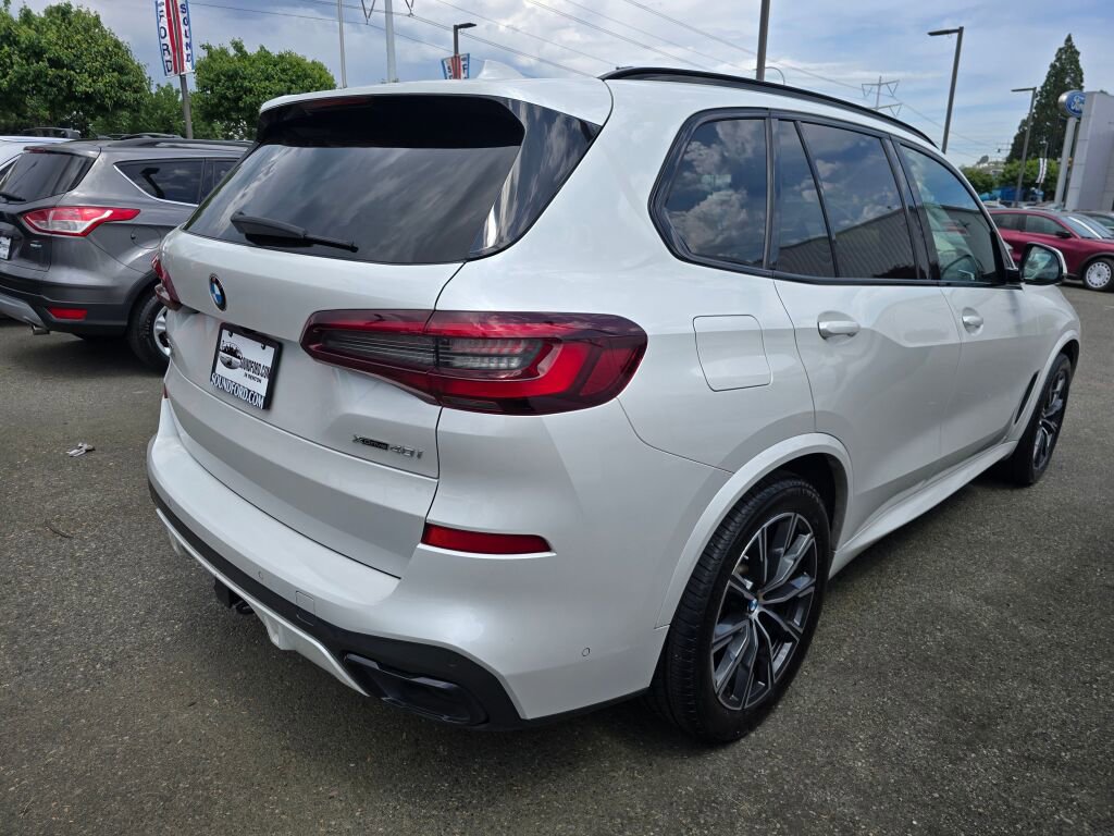 Used 2021 BMW X5 xDrive40i w/ M Sport Package AWD/4WD image 3