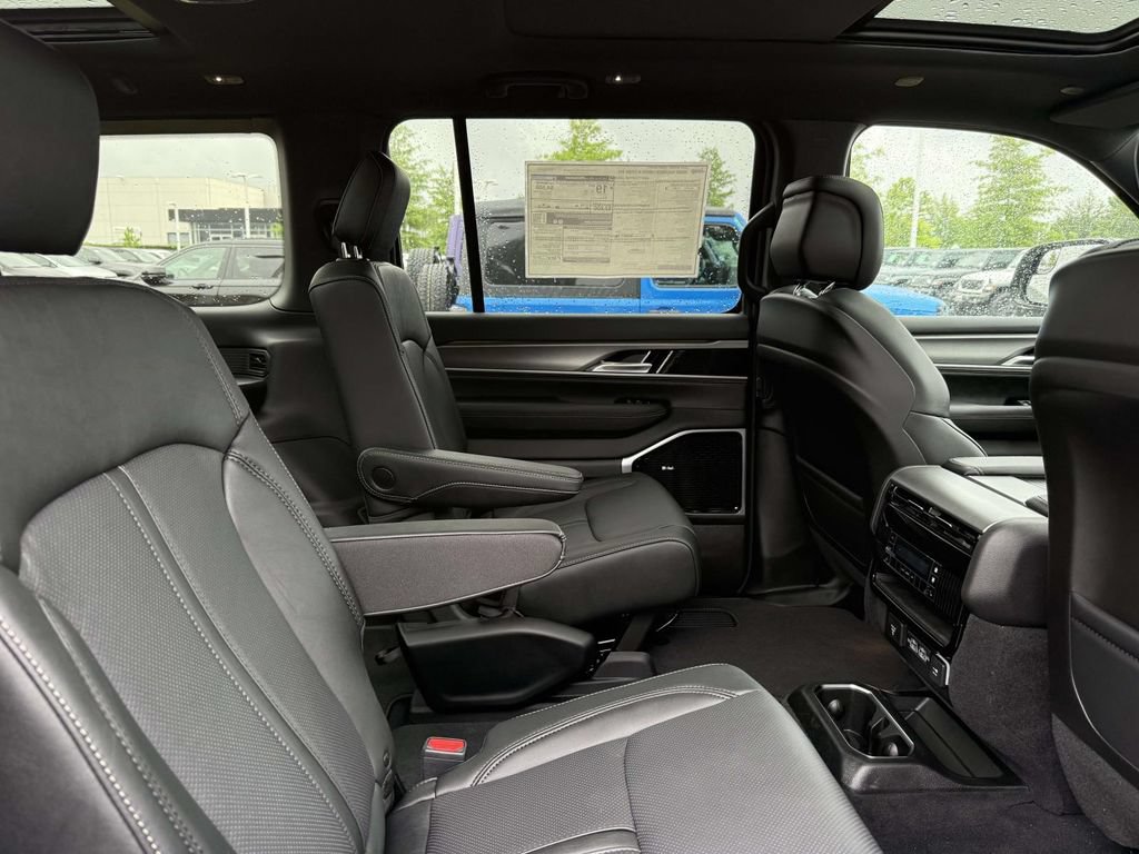 New 2026 Jeep Grand Wagoneer Limited w/ Premium Group II AWD/4WD image 16