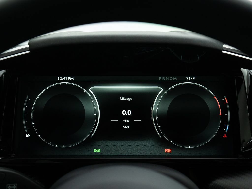Used 2026 Aston Martin V8 Vantage Coupe RWD image 25