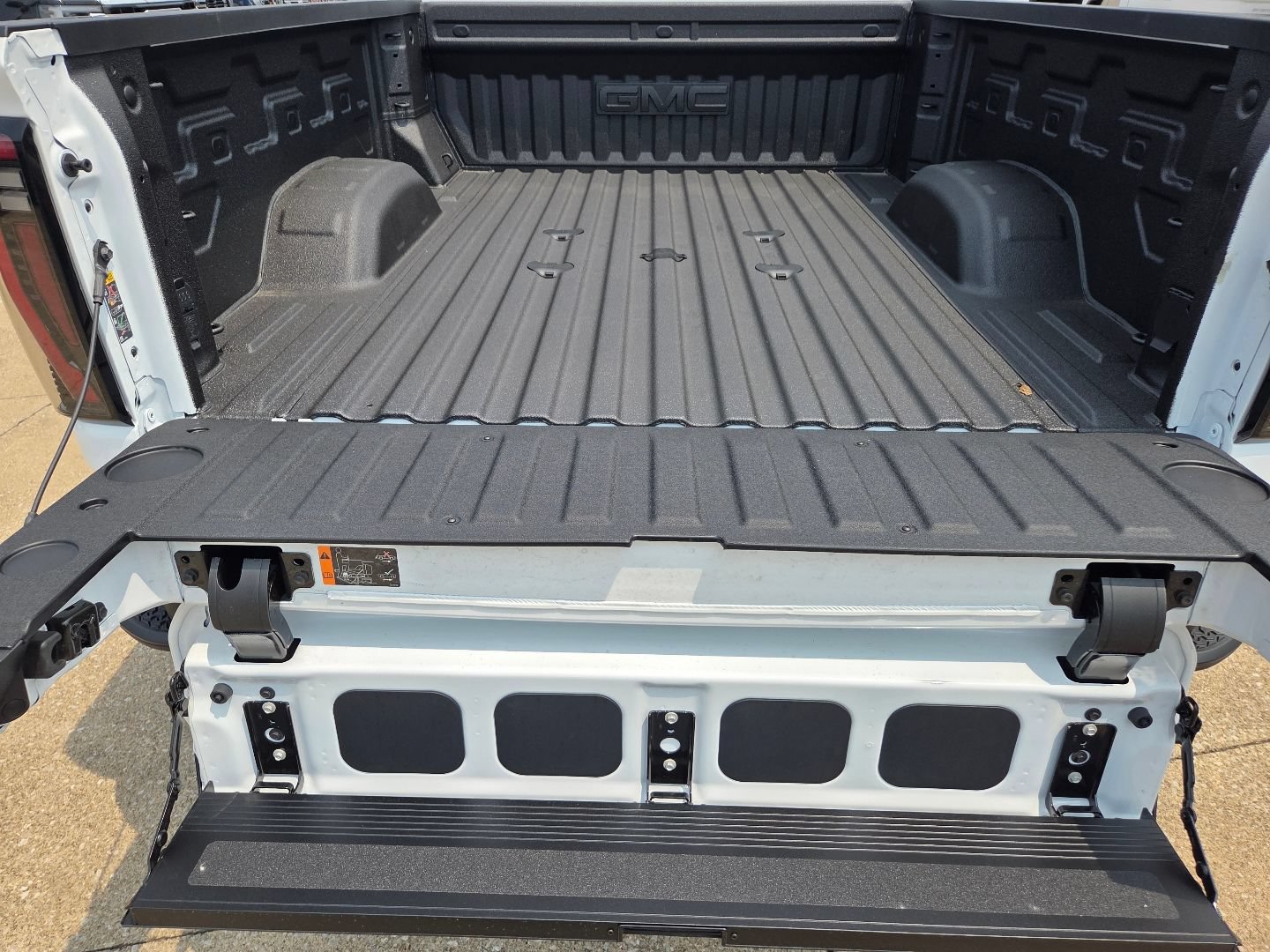 New 2026 GMC Sierra 2500 AT4 w/ Technology Package AWD/4WD image 26