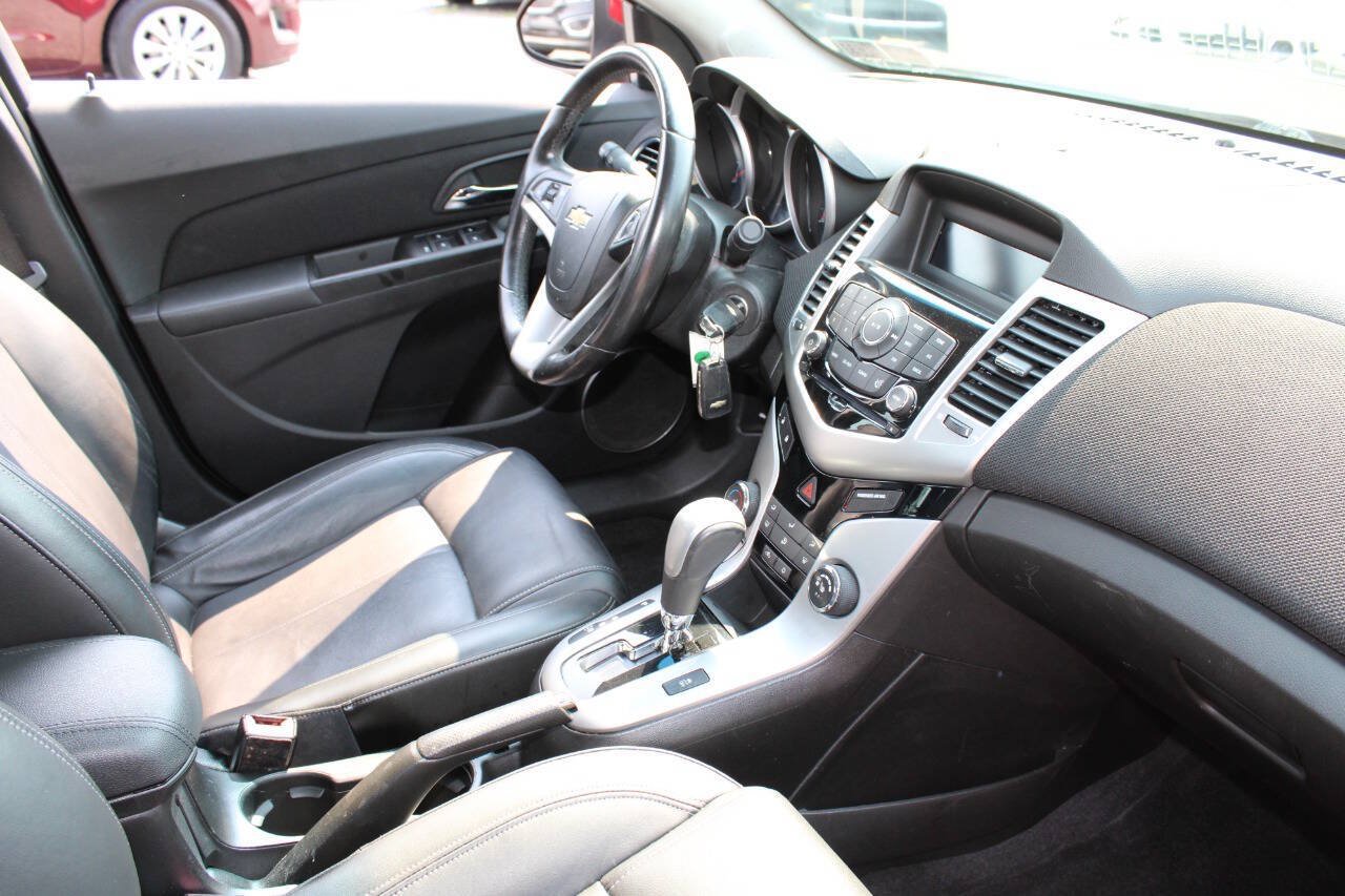 Used 2011 Chevrolet Cruze LT FWD image 12