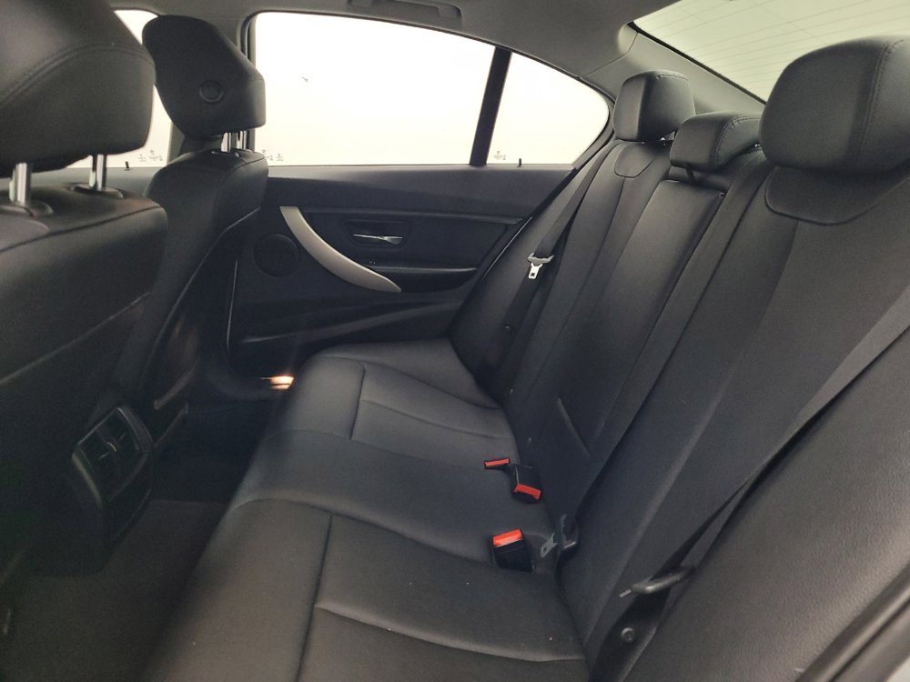 Used 2016 BMW 320i xDrive Sedan AWD/4WD image 18