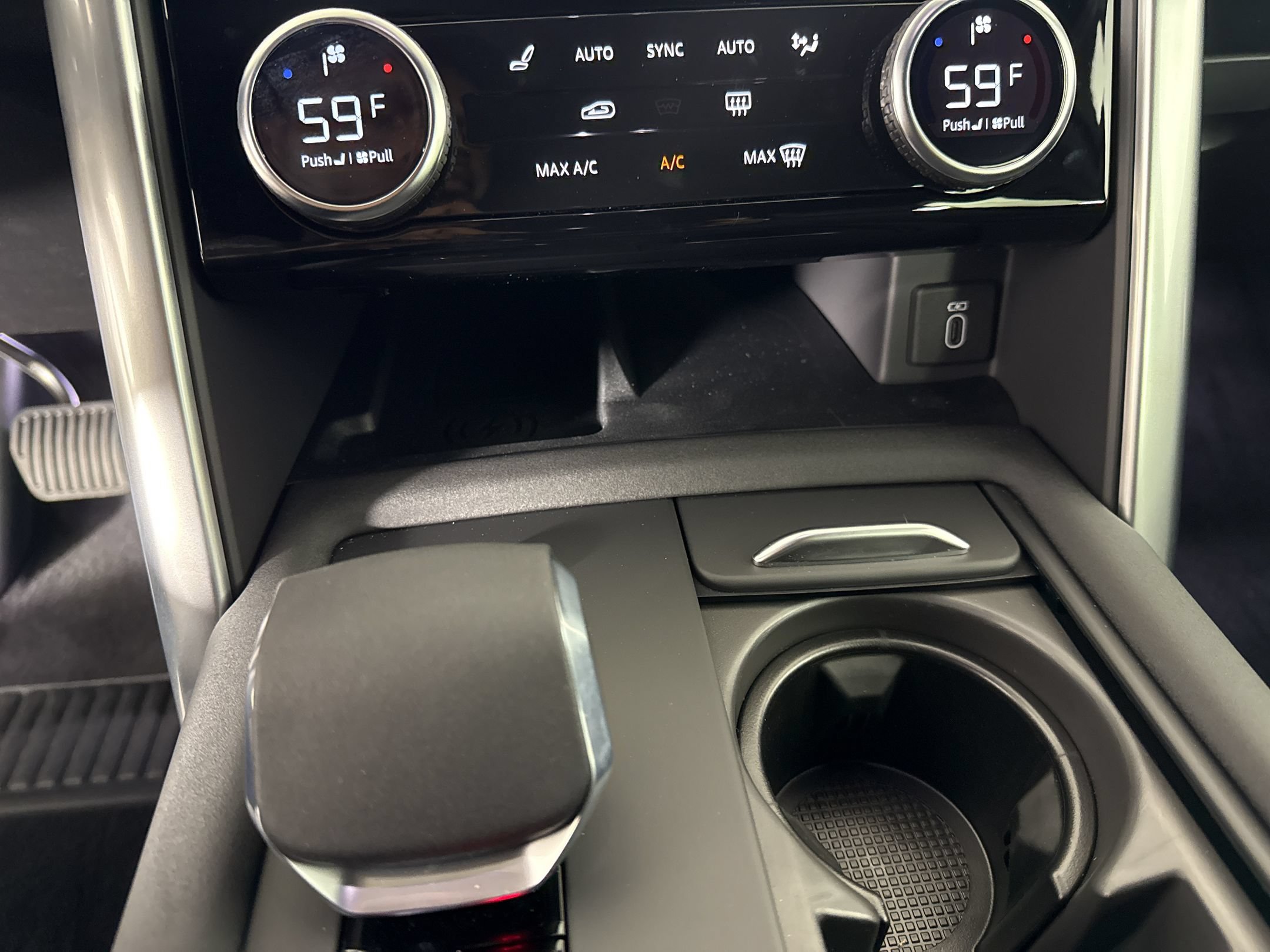 New 2026 Land Rover Discovery S AWD/4WD image 17