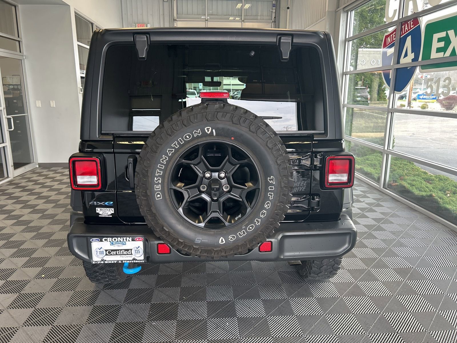Used 2023 Jeep Wrangler Unlimited w/ Cold Weather Group AWD/4WD image 5