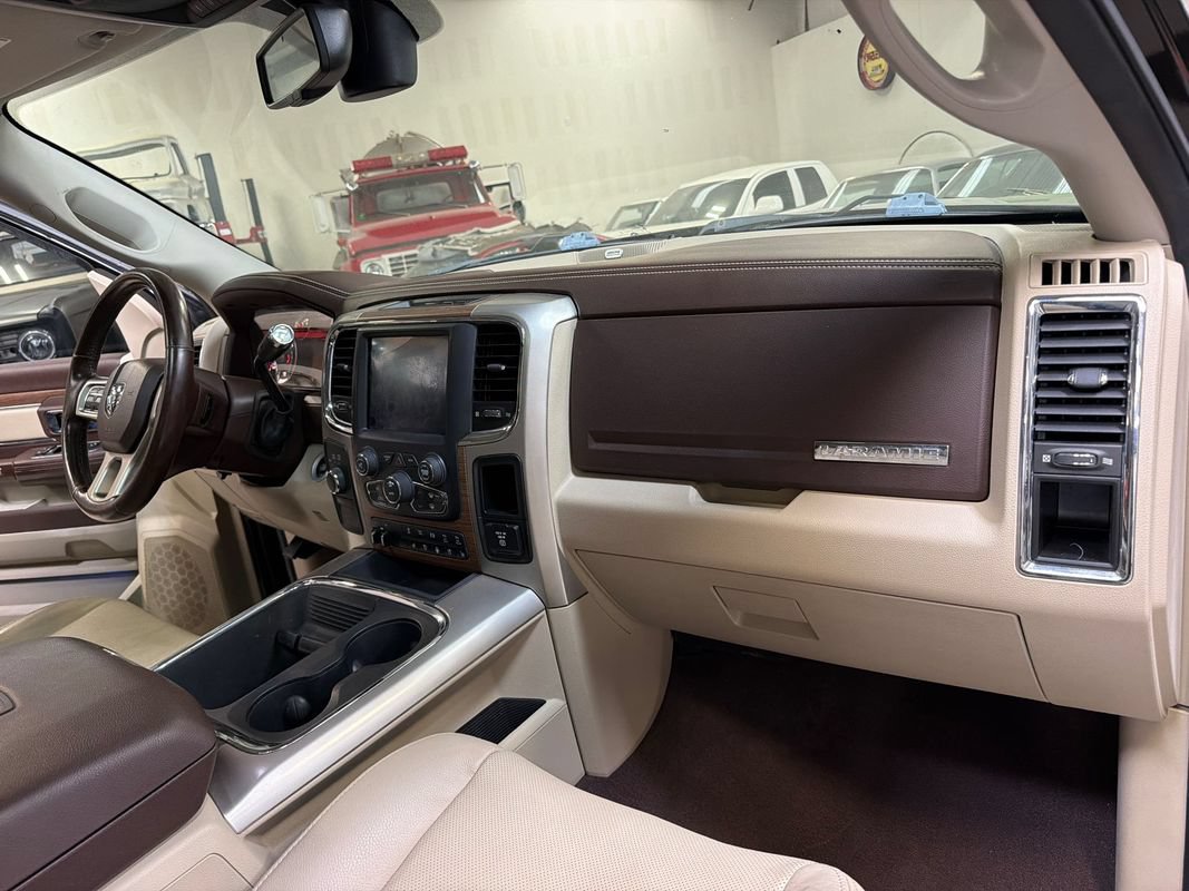 Used 2018 RAM 3500 Laramie w/ Convenience Group AWD/4WD image 39