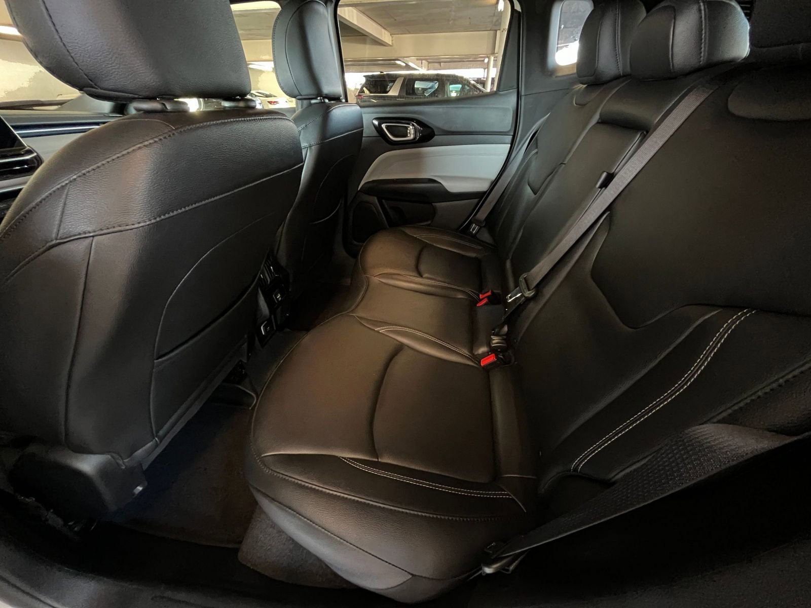 Used 2025 Jeep Compass Limited image 25