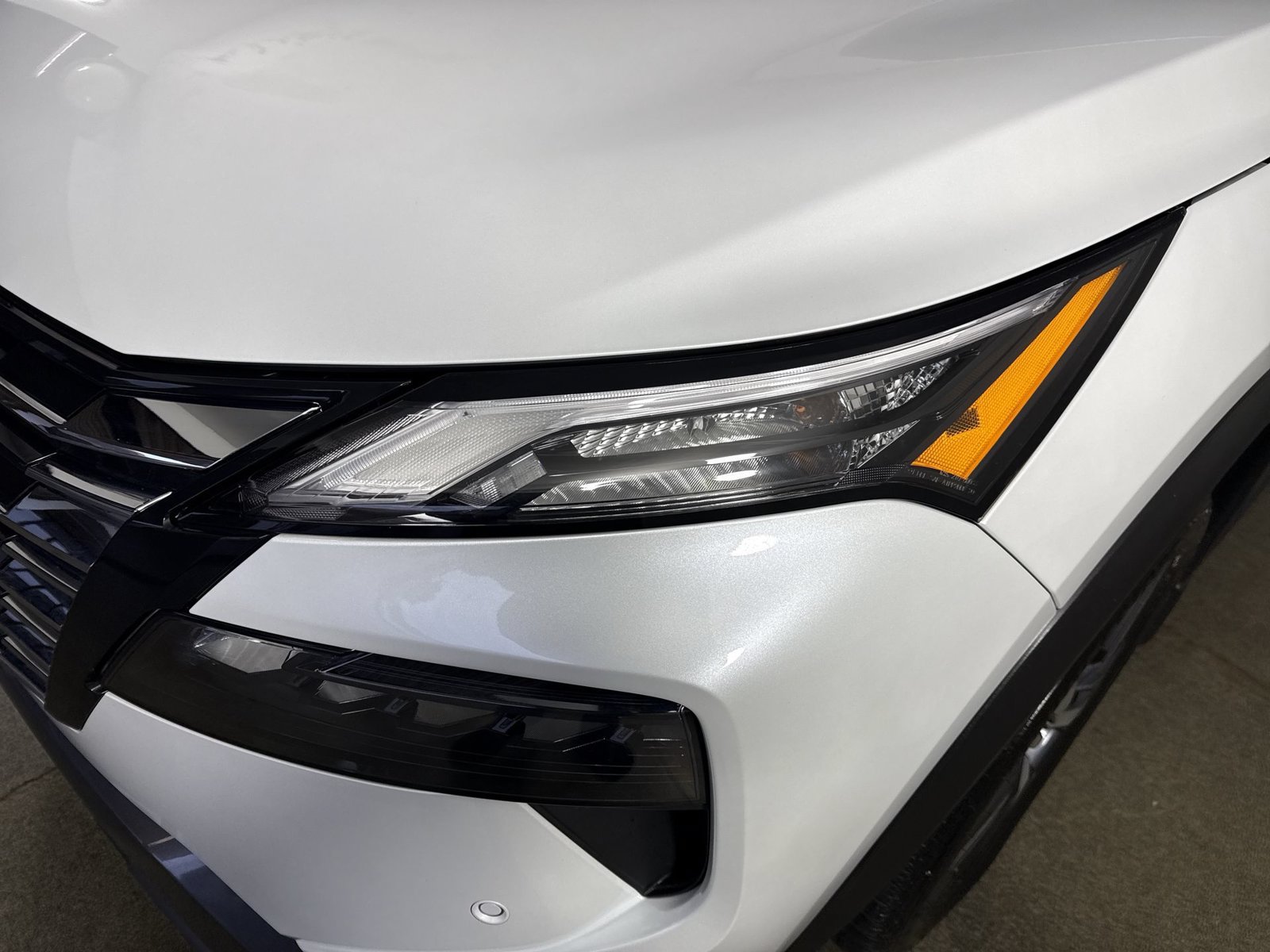 Certified 2024 Nissan Rogue SL AWD/4WD image 30