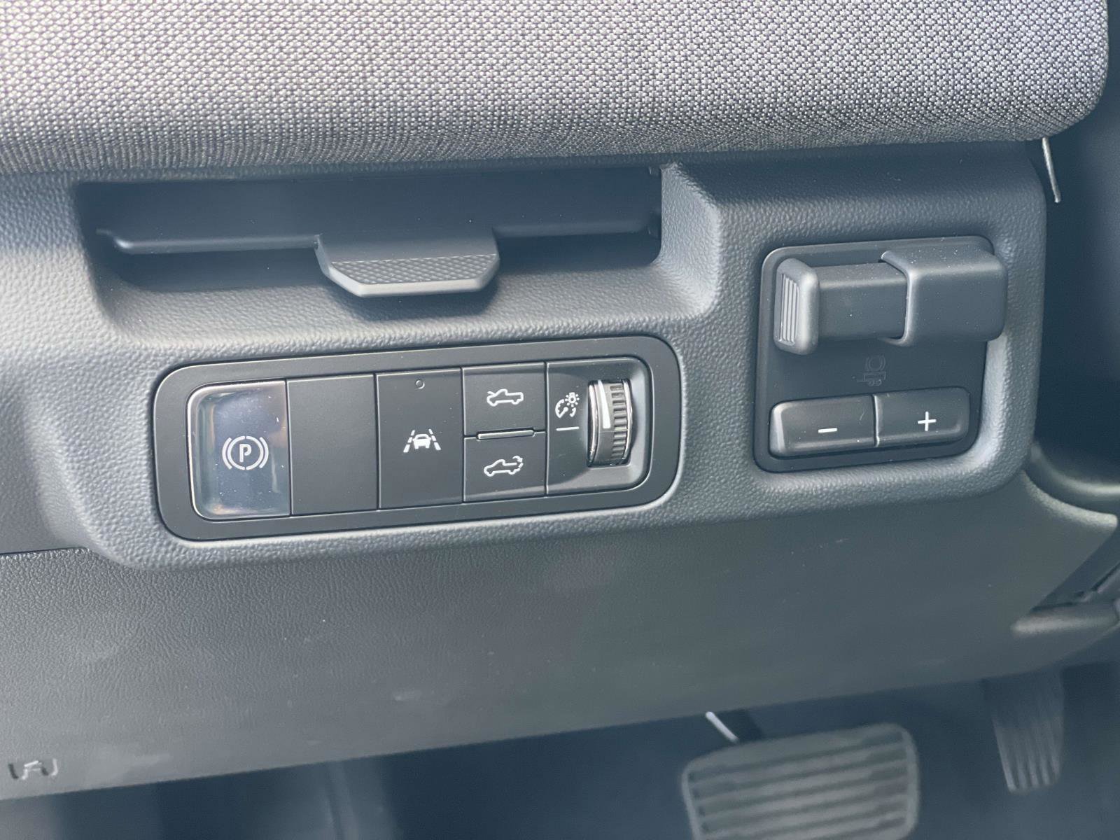 New 2026 GMC Sierra EV Elevation image 17