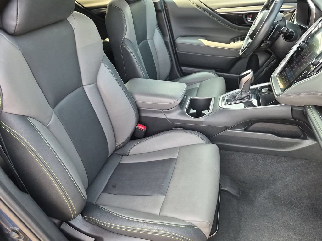 Used 2025 Subaru Outback Onyx Edition AWD/4WD image 30