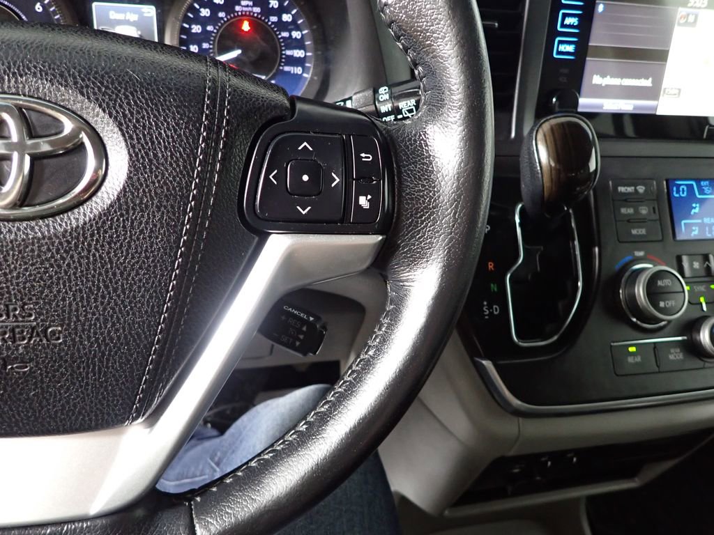 Used 2015 Toyota Sienna XLE w/ XLE Navigation Package image 30