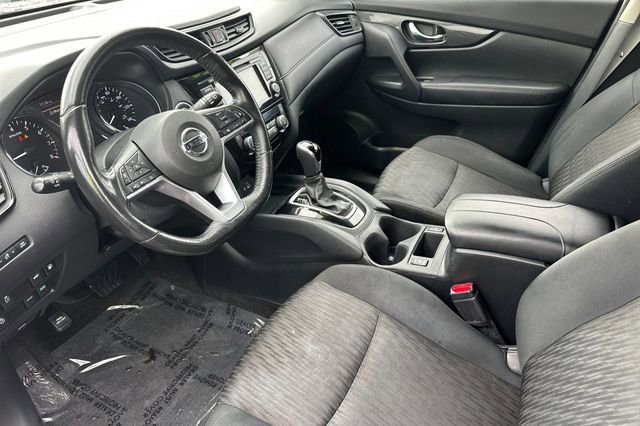 Used 2018 Nissan Rogue SV w/ Premium Package image 14