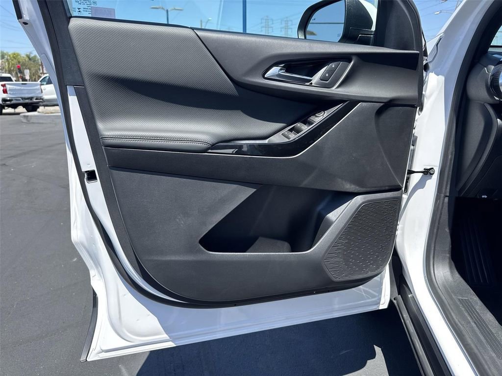 New 2026 Chevrolet Equinox LT w/ Safety and Technology Package FWD image 20