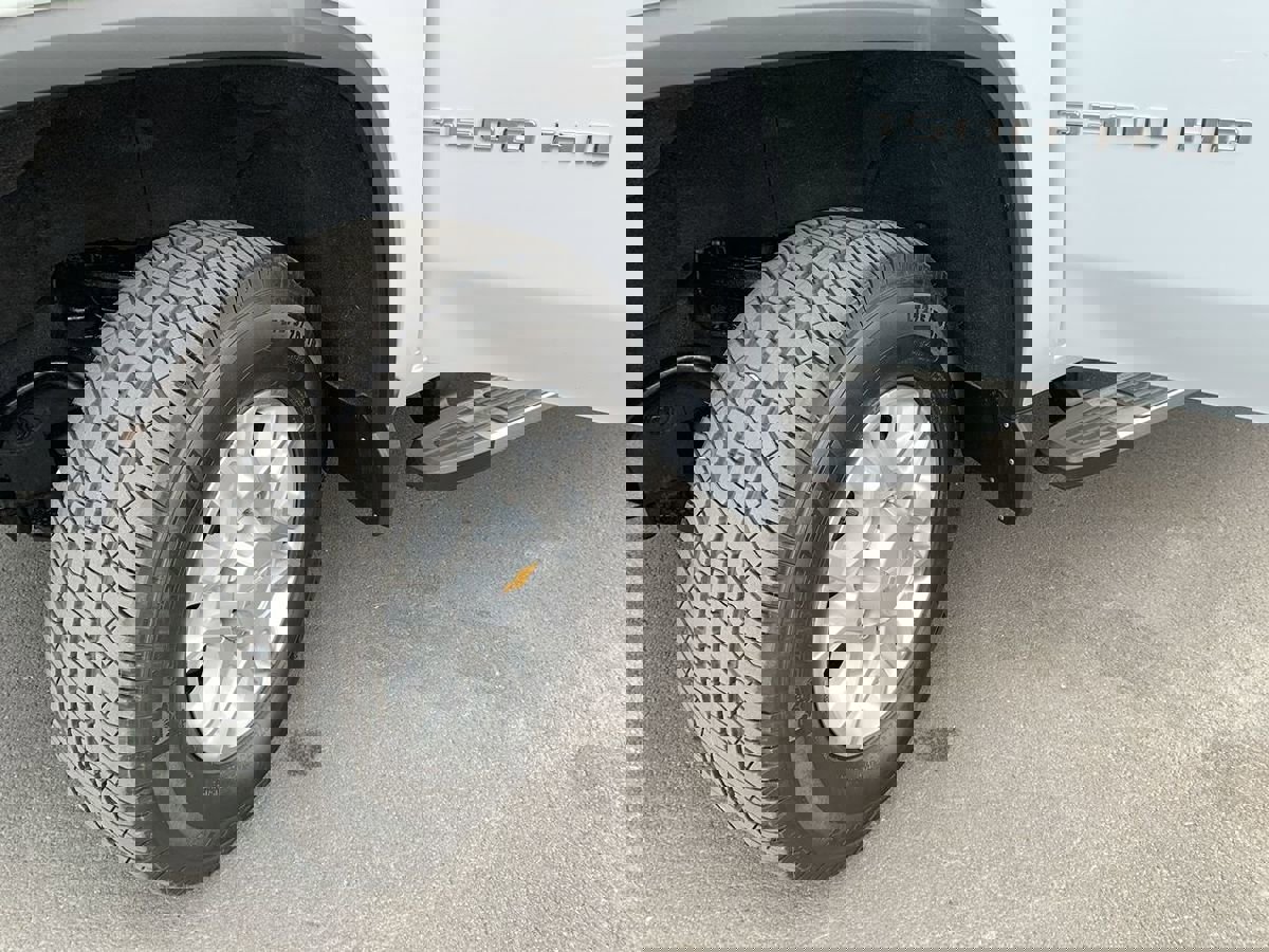 Used 2021 Chevrolet Silverado 3500 LTZ w/ LTZ Convenience Package image 12