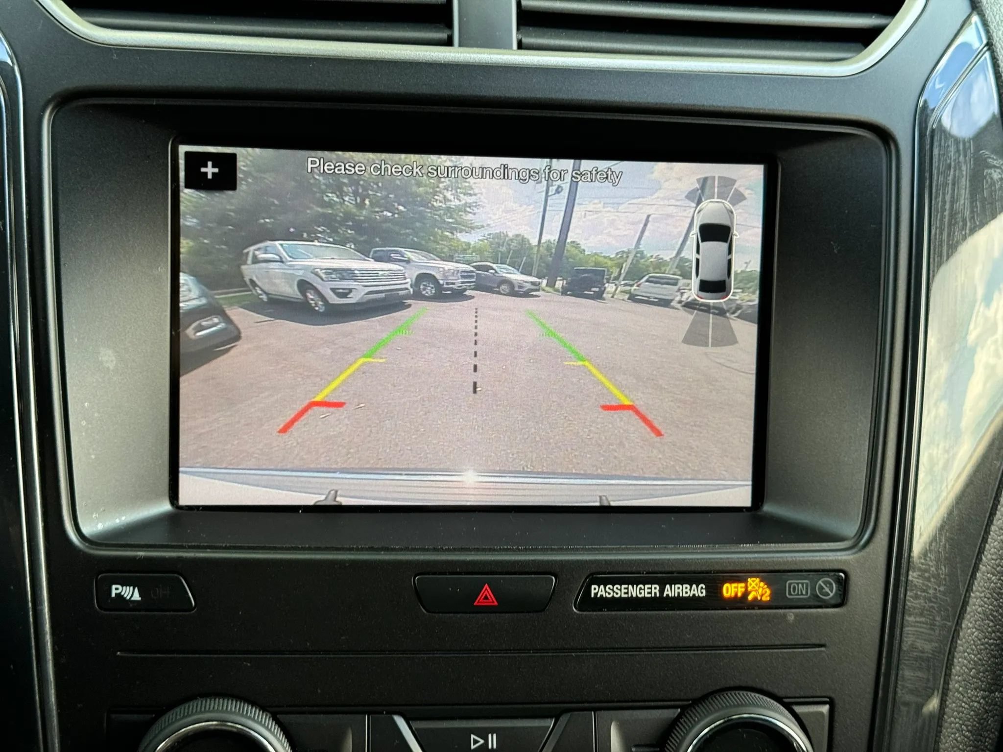 Used 2018 Ford Explorer XLT w/ Equipment Group 202A FWD image 19