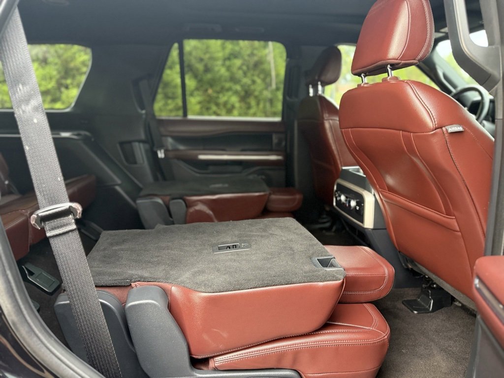 Used 2023 Ford Expedition Limited image 19