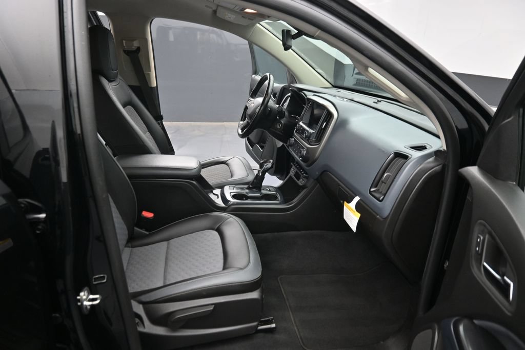 Used 2022 Chevrolet Colorado Z71 w/ Safety Package AWD/4WD image 30