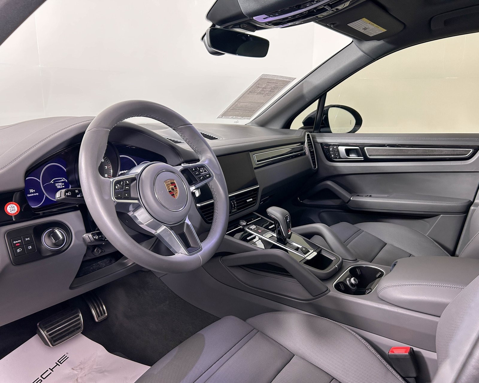 Certified 2023 Porsche Cayenne S Platinum image 4