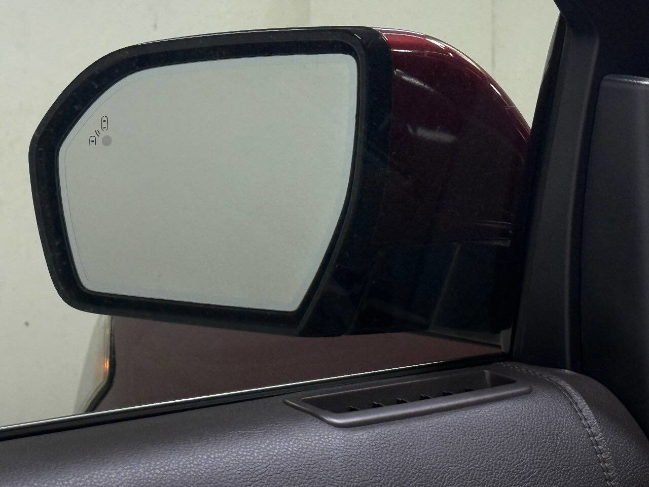 Used 2019 Ford Expedition Limited w/ Driver Assistance Package RWD image 11