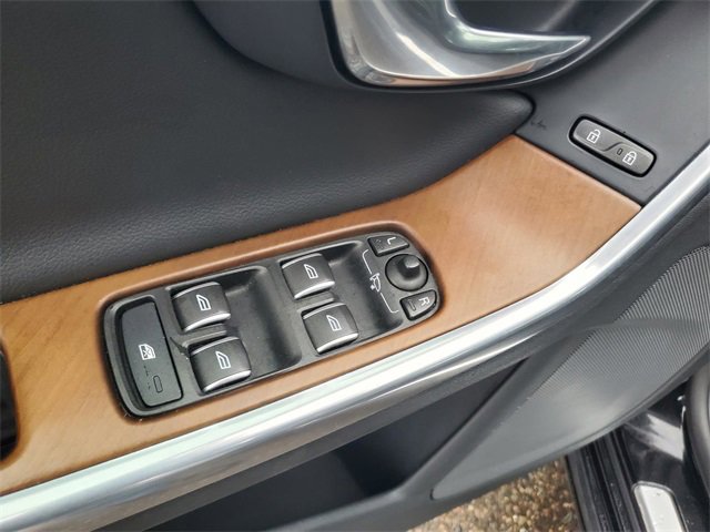 Used 2016 Volvo S60 T5 Premier w/ Climate Package image 11