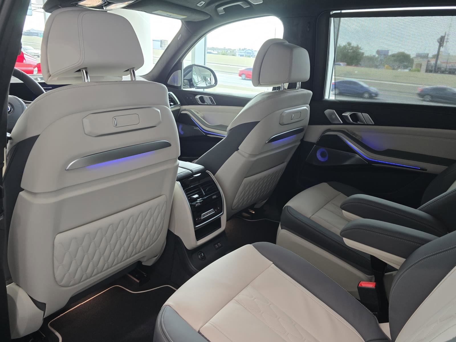 New 2026 BMW ALPINA XB7 image 11