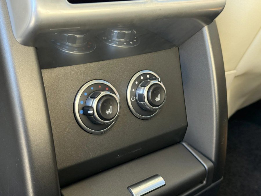 Used 2010 Land Rover Range Rover HSE AWD/4WD image 30