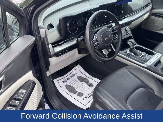 Used 2024 Kia Carnival LX FWD image 11
