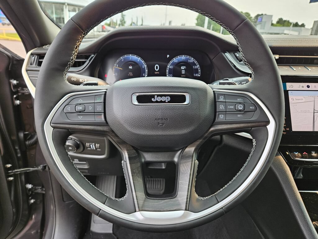 New 2026 Jeep Grand Cherokee Limited w/ Limited Altitude Package AWD/4WD image 21