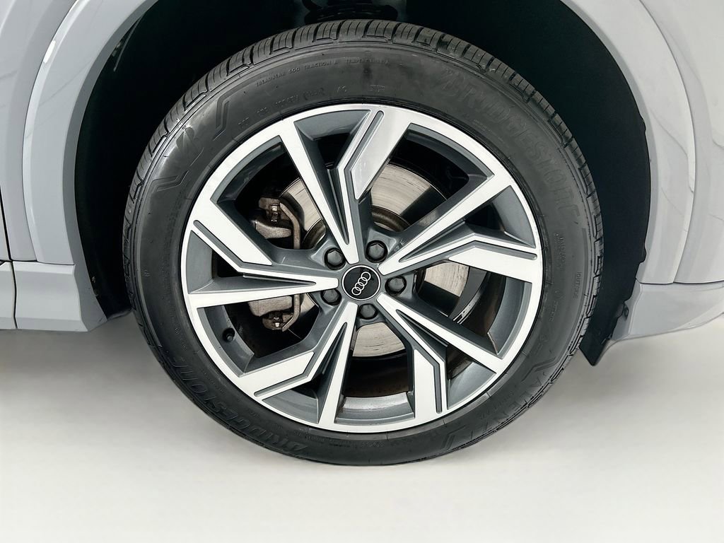 Used 2024 Audi Q4 e-tron Premium AWD/4WD image 30