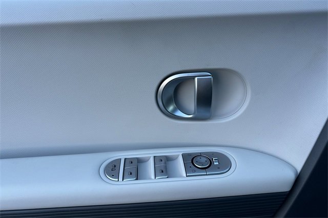 Used 2024 Hyundai Ioniq 5 SE image 11