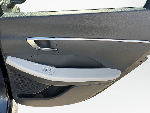 Used 2023 Hyundai Sonata SE w/ Cargo Package FWD image 17