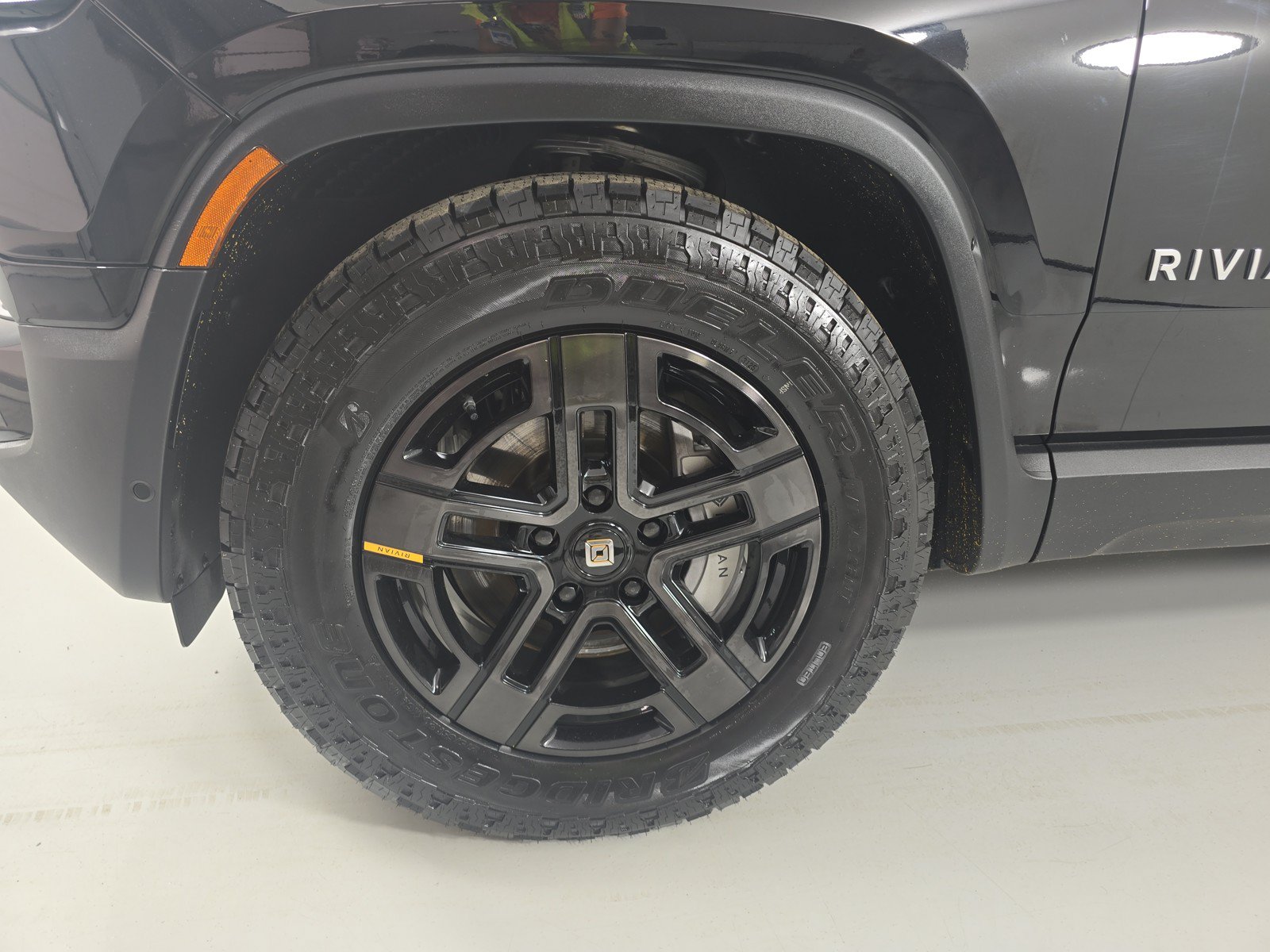 Used 2024 Rivian R1S Adventure AWD/4WD image 9