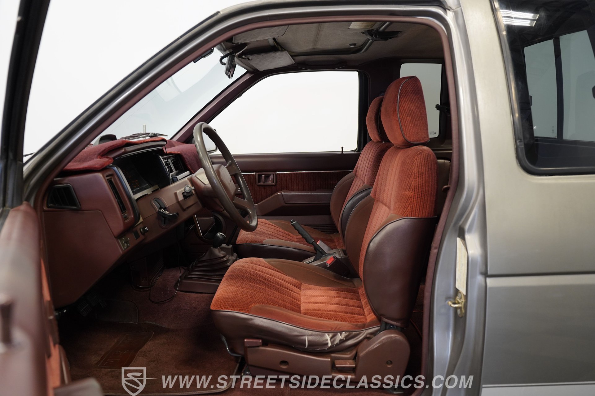 Used 1989 Nissan Pickup 4x4 King Cab V6 image 3