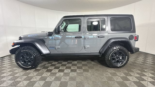 Used 2023 Jeep Wrangler Unlimited w/ Cold Weather Group AWD/4WD image 5