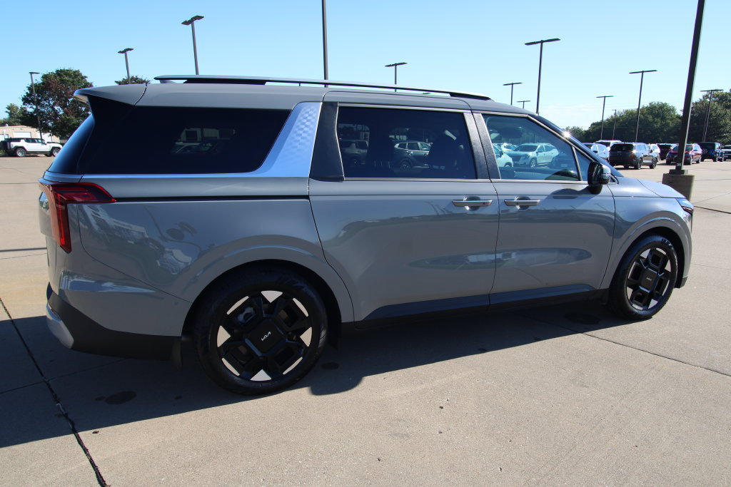 Used 2026 Kia Carnival EX FWD image 5