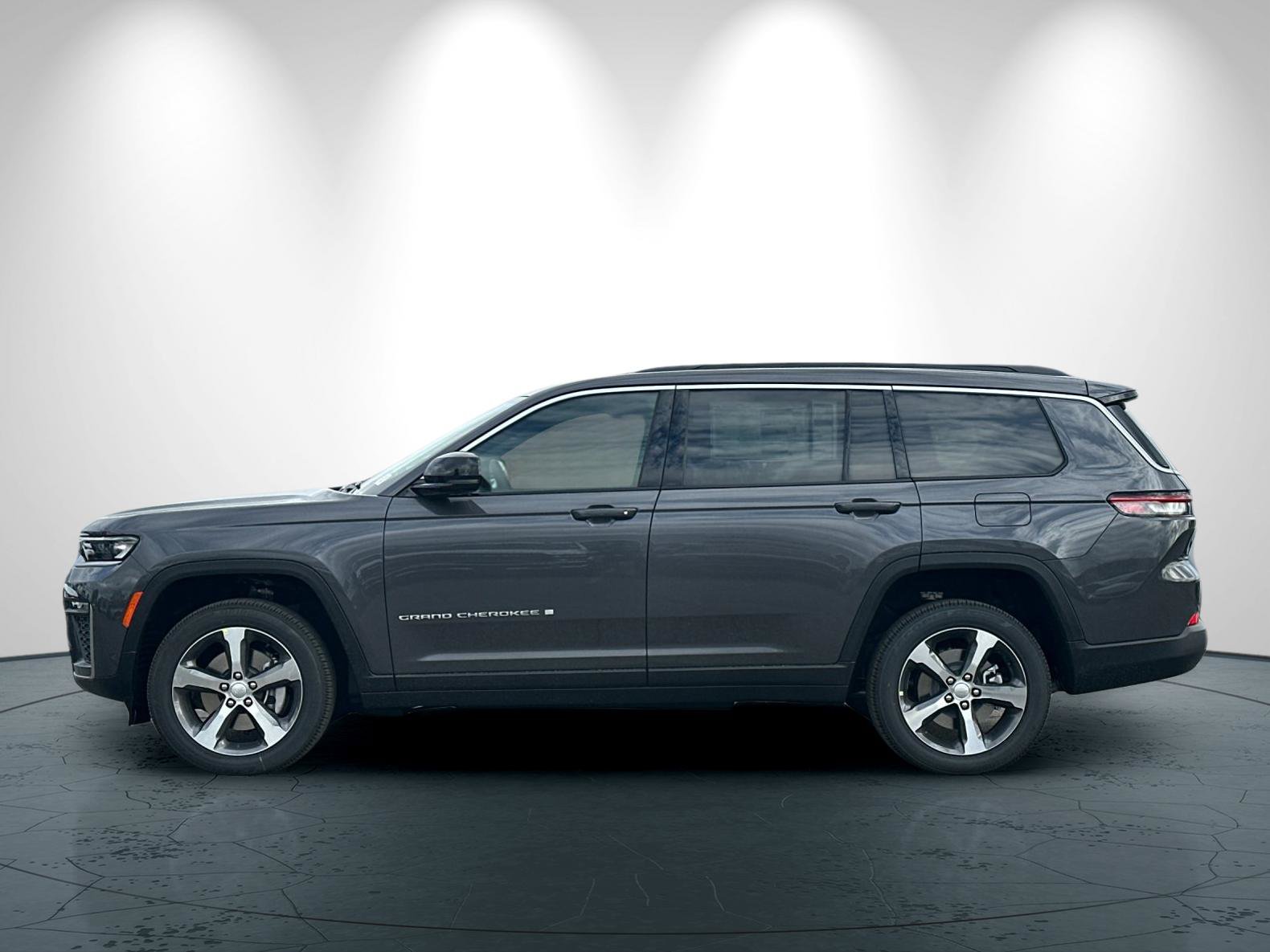 New 2026 Jeep Grand Cherokee L Limited w/ Luxury Tech Group II AWD/4WD image 7