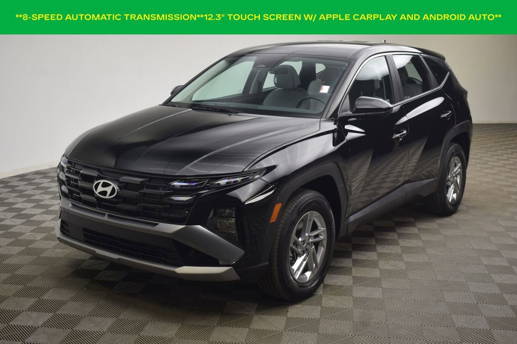 Used 2025 Hyundai Tucson SE image 3